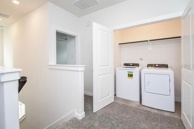 Building Photo - 17231 Walden Lk Ln