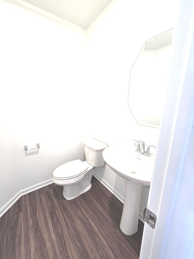 Building Photo - 14952 Dyer Ln