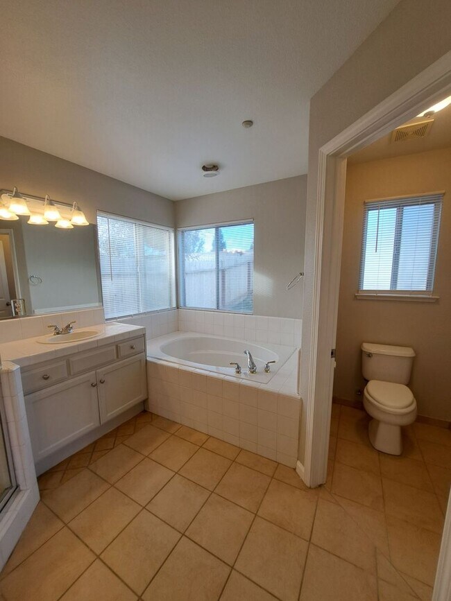 Building Photo - Move-In Special: First Month Free—Don’t Mi...