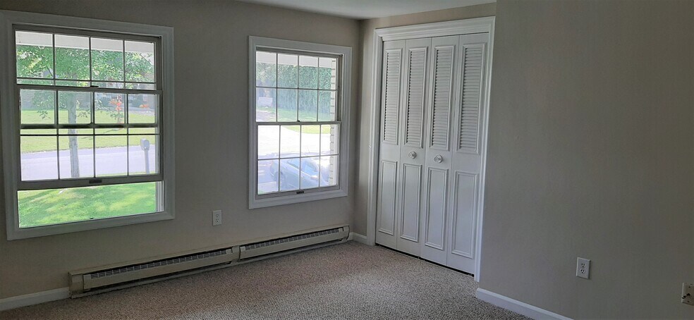 Building Photo - 638 Peachview Ln