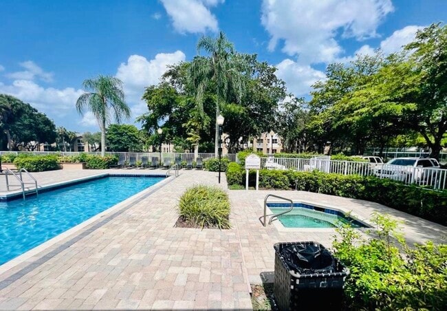 Building Photo - 9977 Westview Dr