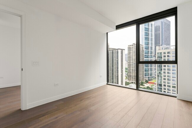 Building Photo - 211 N Harbor Dr