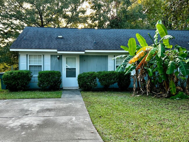 Primary Photo - Charming 2-Bedroom Home with Pond View