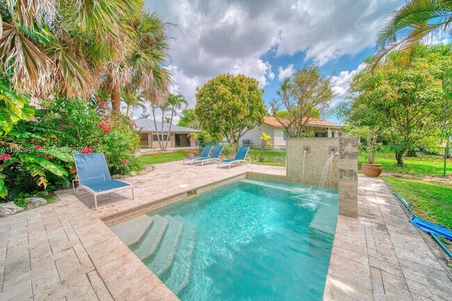 Building Photo - 7320 SW 100th Ct