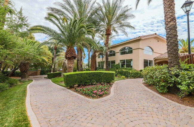 Building Photo - Cute 2 Bedroom Condo with 2 Car Garage located in a Guard Gated Community in Green Valley!