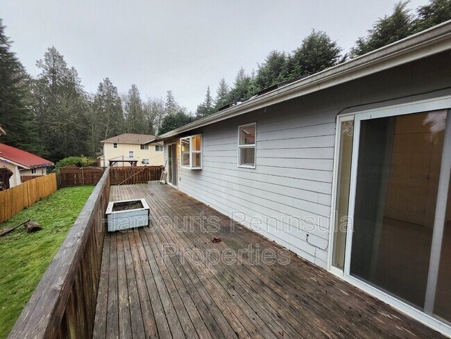 Building Photo - 24550 S Kingston Rd NE