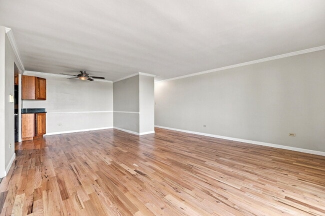 Building Photo - $1,570.95 with $300 Off the first month's rent - 2 Beds, 1.5 Bath, Condo in Denver with Balcony!
