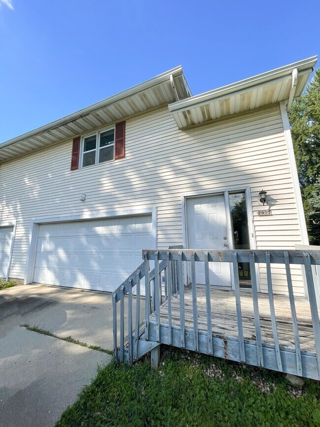 Building Photo - 2925 King James Way