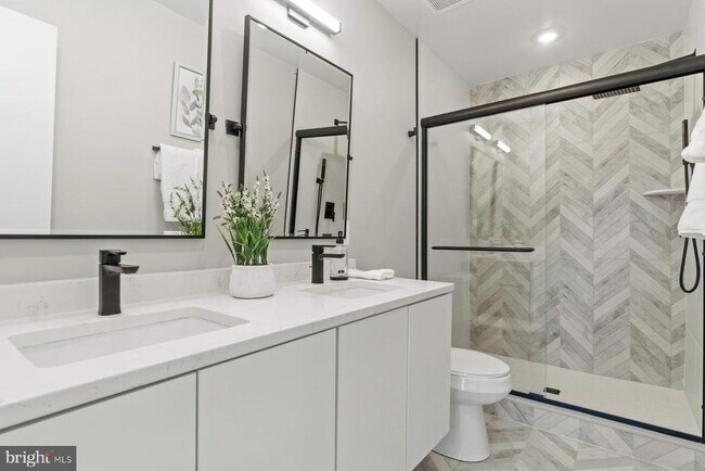 Building Photo - 1640 4th St NW