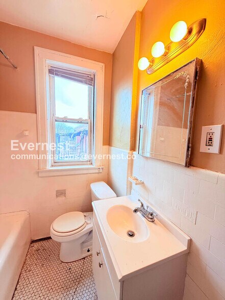 Building Photo - 4203 Cortland St