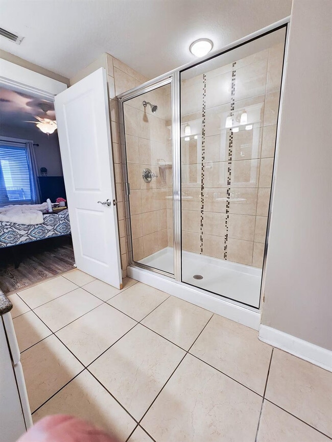 Building Photo - 11800 Front Beach Rd