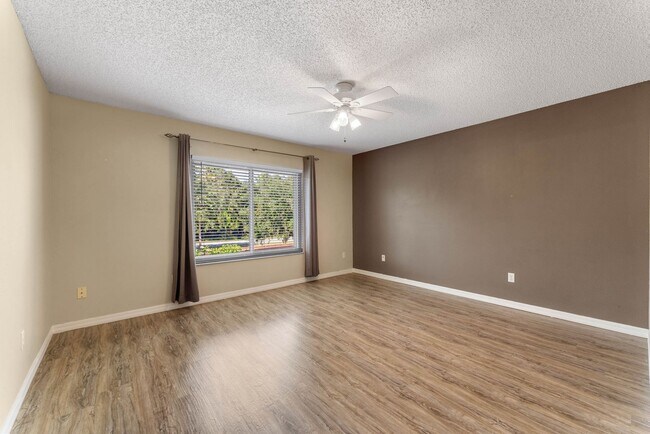 Building Photo - 15321 Harrowgate Way