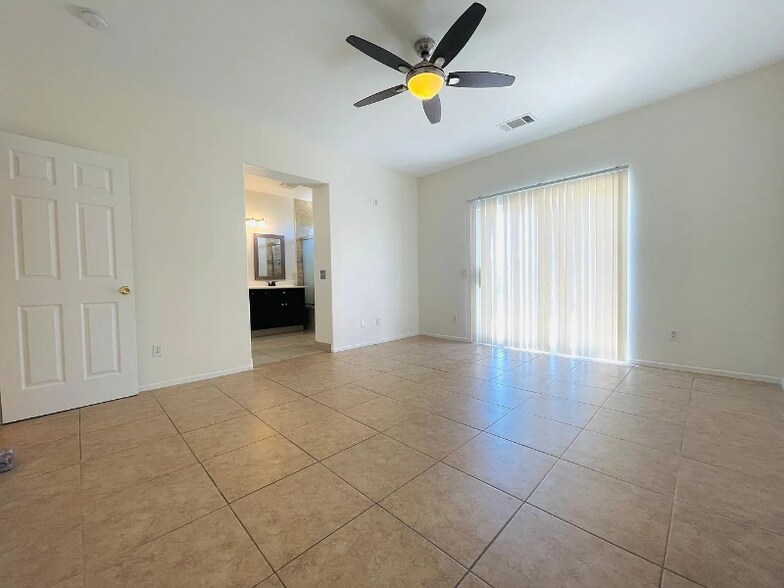 Building Photo - 83107 Greenbrier Dr