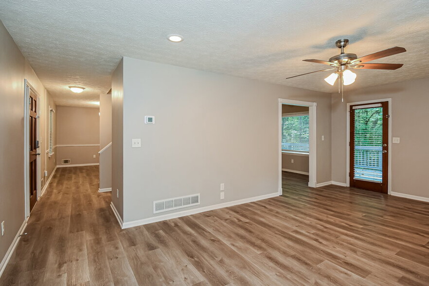 Building Photo - 650 Kurtz Rd