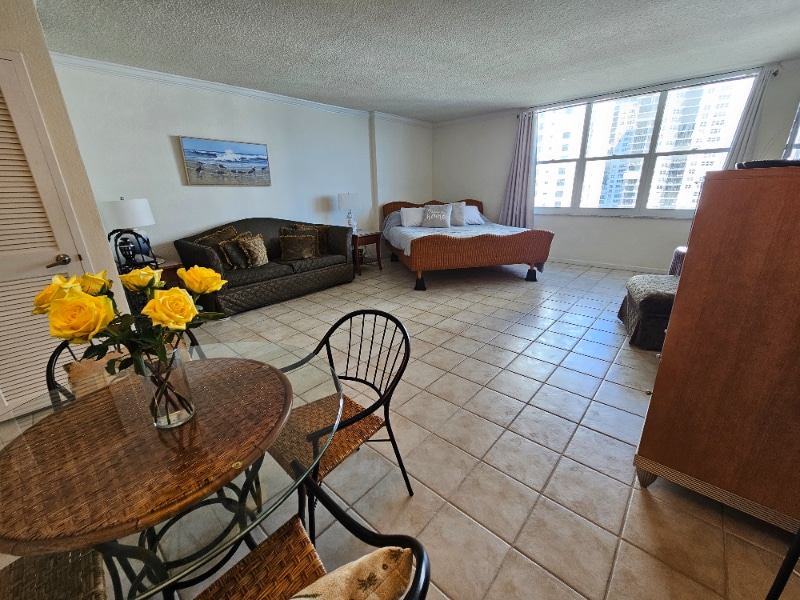 Building Photo - 2501 S Ocean Dr