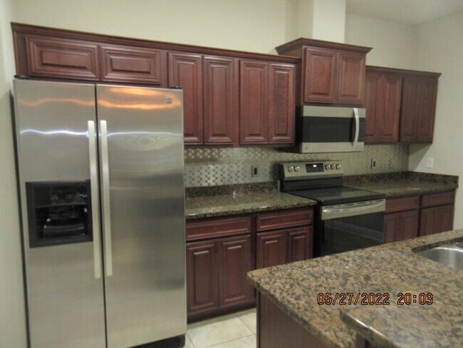 Building Photo - Beautiful 4 Bedroom in Navarre!