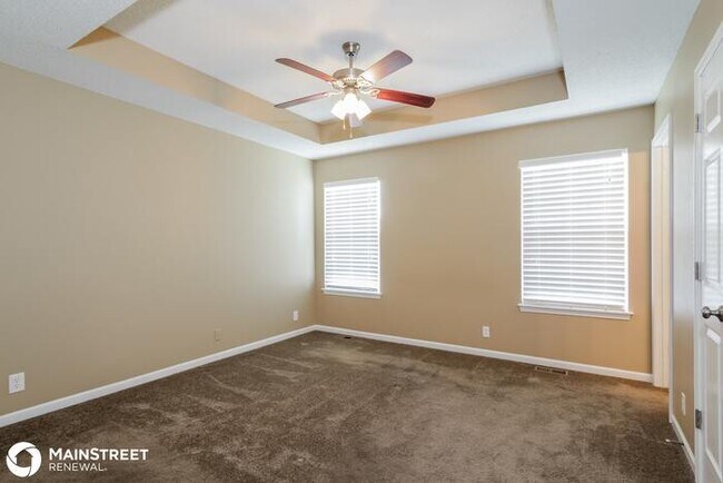 Building Photo - 1411 NW High View Dr, Grain Valley, MO 64029