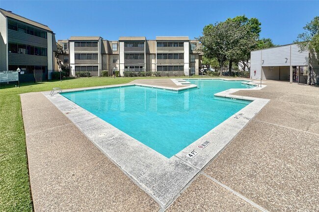 Building Photo - 3075 Walnut Bend Ln