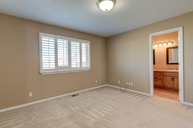Building Photo - 3 Bedroom 2 Bath Home in Redwing