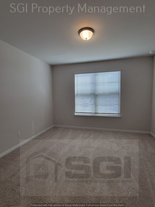 Building Photo - Incredible Brand New 6 Bedroom!!