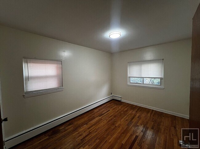 Building Photo - AMUNDSON AVENUE