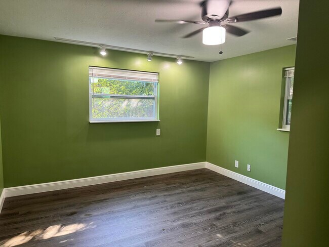 Building Photo - 5239 Club Rd