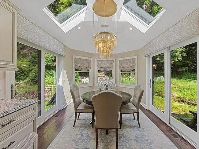 Building Photo - 777 Armonk Rd