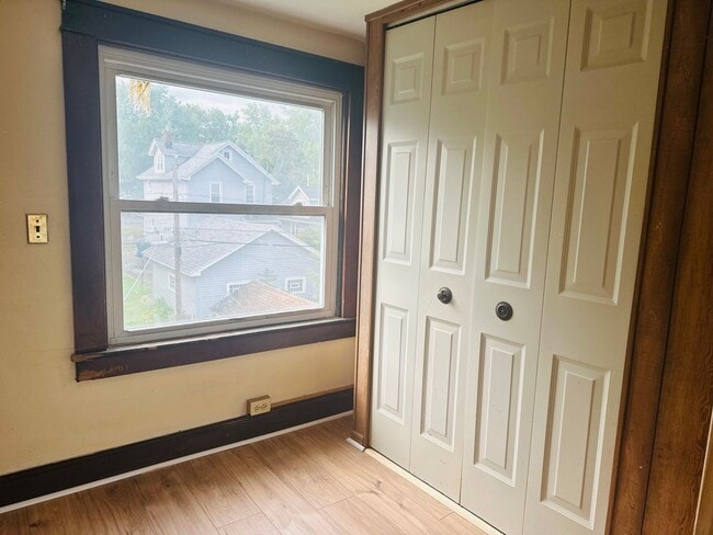 Building Photo - DREAM LOCATION !! LOOKS LIKE PRIVET ROAD !!!