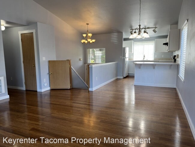 Building Photo - 4 br, 3 bath House - 319 E 96th St