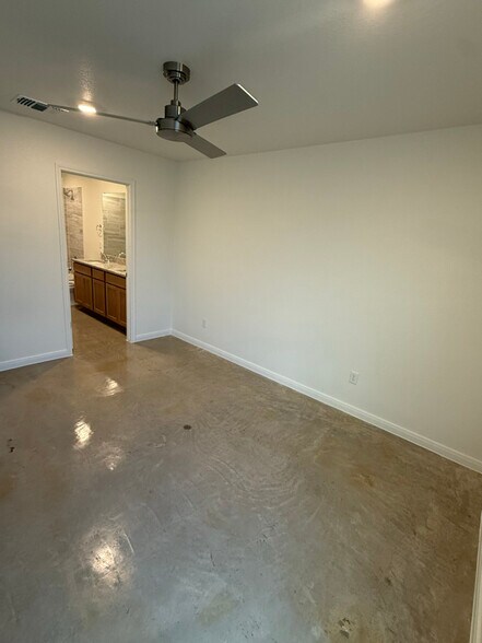 Building Photo - 912 Cherry Laurel Ln