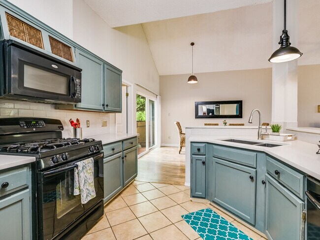 Building Photo - 14809 Great Willow Dr