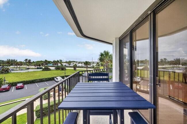 Building Photo - 9650 S Ocean Dr