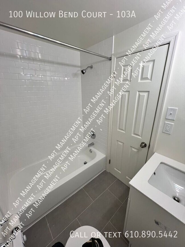 Building Photo - 100 Willow Bnd Ct