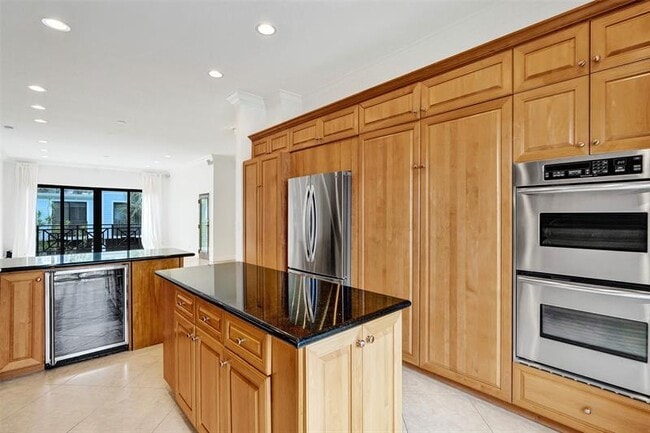 Building Photo - 1658 S Ocean Ln