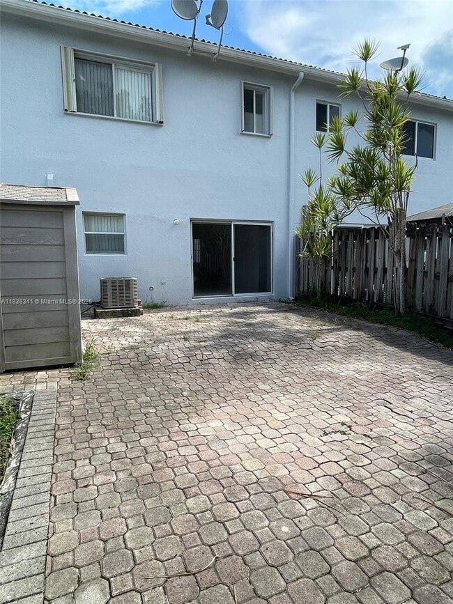 Building Photo - 14888 SW 9th Ln