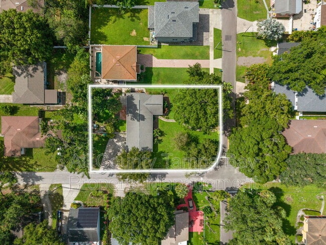 Building Photo - 2725 N Myrtle Ave