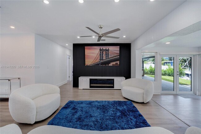 Building Photo - 1931 SW 22nd Ave