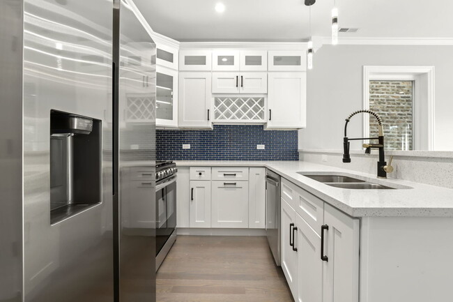 Building Photo - 4605 S Langley Ave