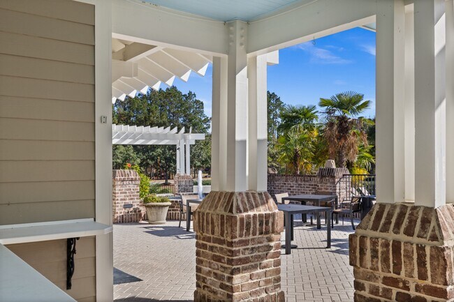 Building Photo - 119 Holloway Hl