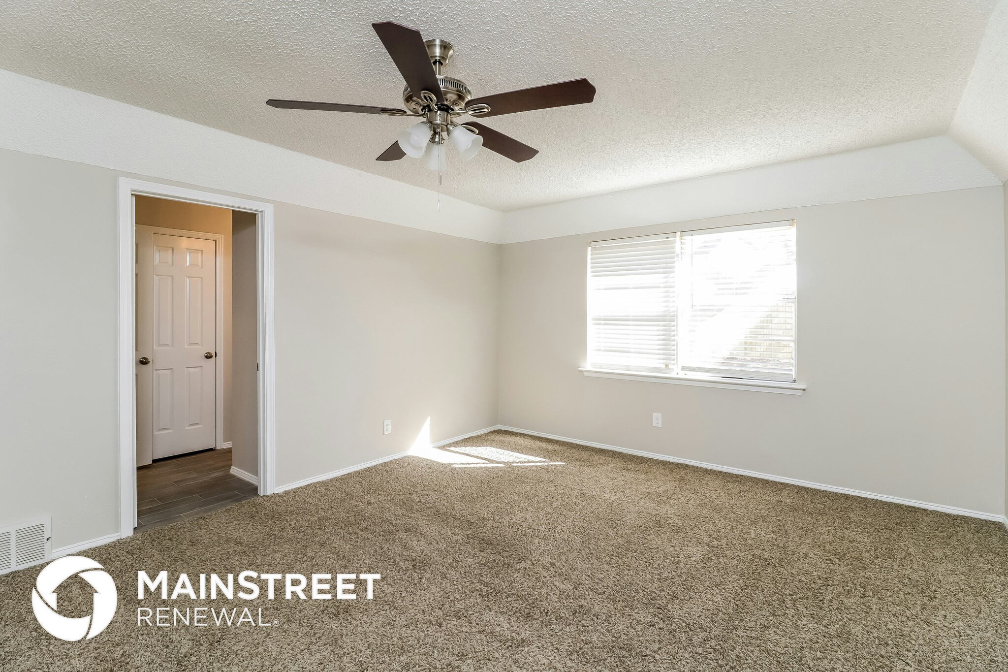 Building Photo - 4104 Firethorn Dr