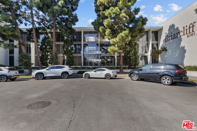 Building Photo - 8701 Delgany Ave
