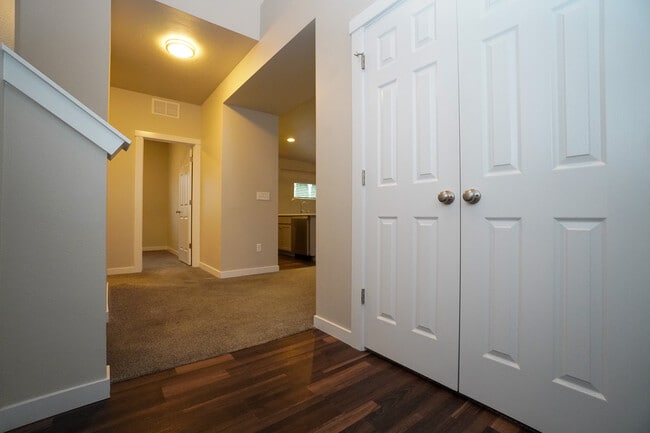 Building Photo - 6113 N Colosseum Ave