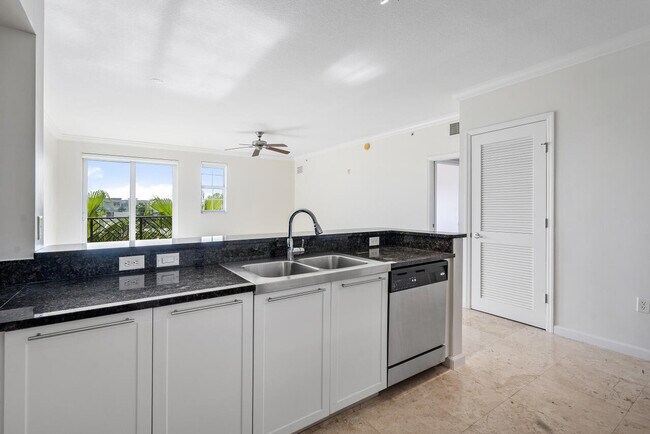 Building Photo - 235 NE 1st St