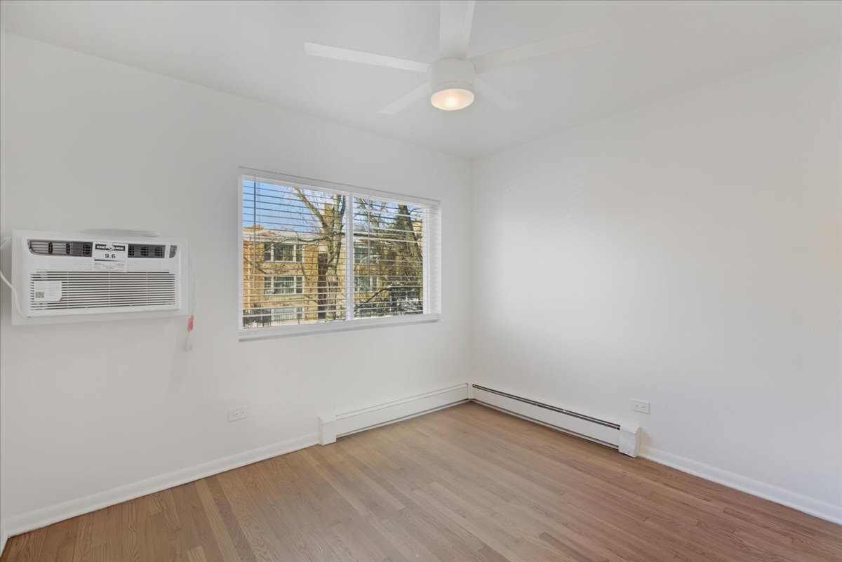 Building Photo - 7357 N Winchester Ave