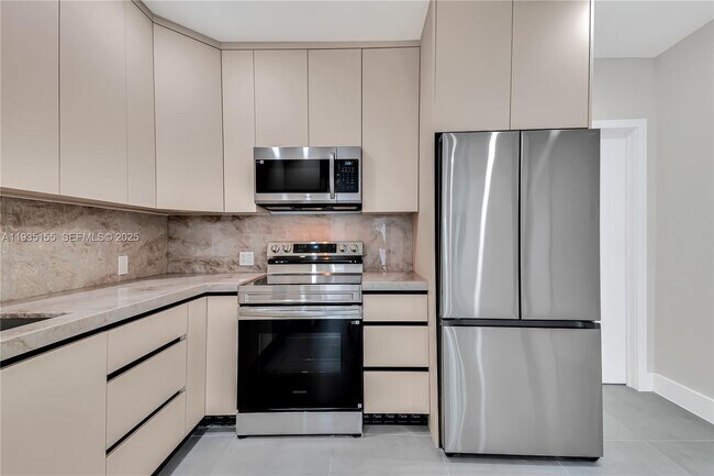 Building Photo - 807 NW 51st St