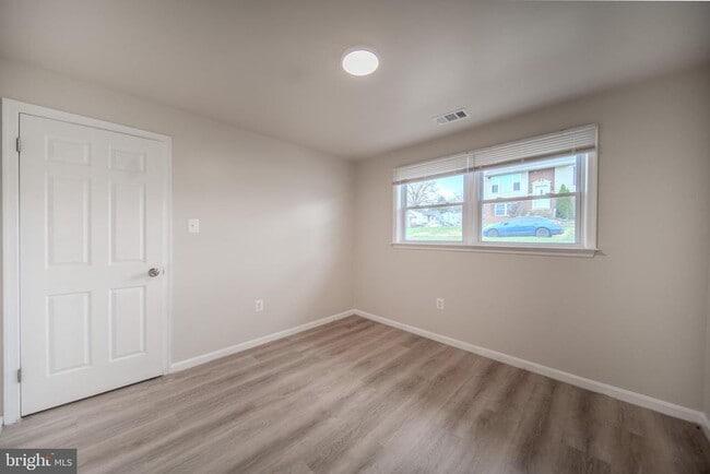 Building Photo - 11209 Caroline Ave