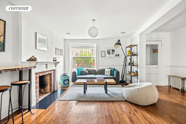 Building Photo - 52 Midwood St