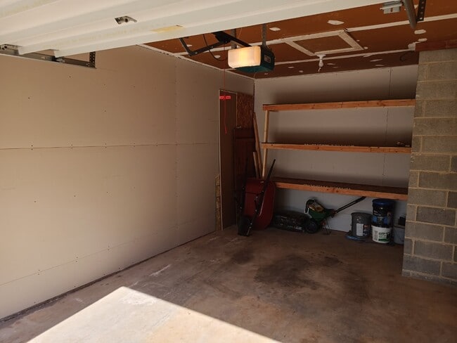 Building Photo - This charming 1,732-square-foot single-family home offers 3 bedrooms and 3 bathrooms, featuring a...