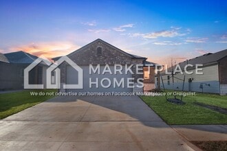 Building Photo - 812 NE 102nd Ter