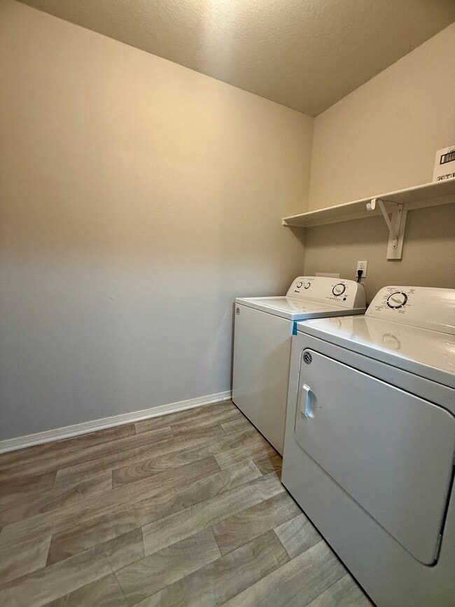 Building Photo - 3008 Emerald Pk Trl